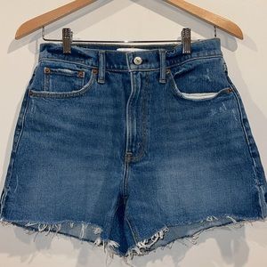 Abercrombie & Fitch the 4” mom high rise jean shorts